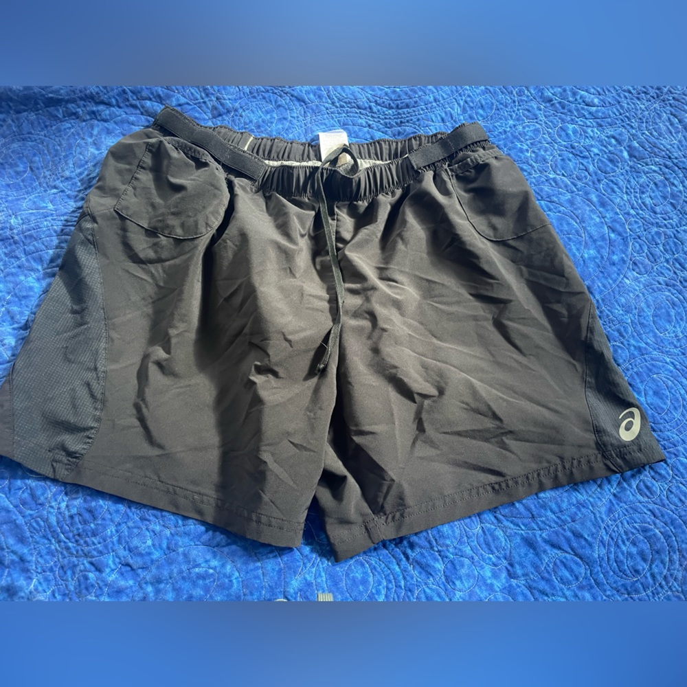 Men’s running shorts